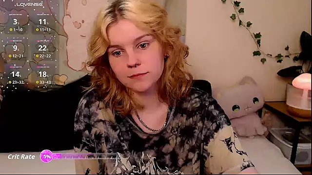 Snapshot of Moona_xx chatting on 05.13.26 Moona xx online show from 05.13.26