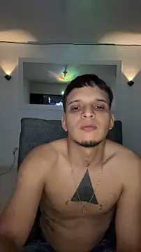 ArturoDelgado1 online show from 04.15.26