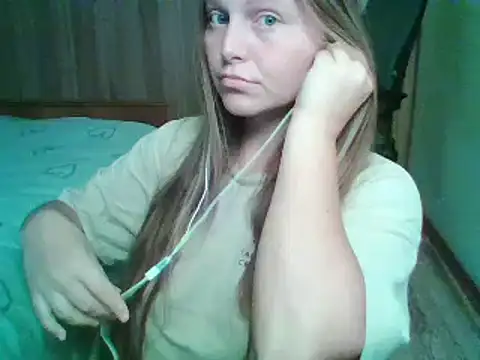 Evasapples online show from 10.13.25