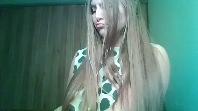 Snapshot of Evasapples chatting on 02.08.26 Evasapples online show from 02.08.26