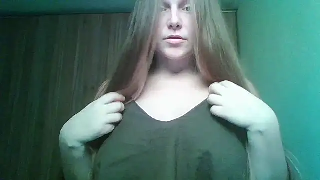 Snapshot of Evasapples chatting on 02.10.26 Evasapples online show from 02.10.26