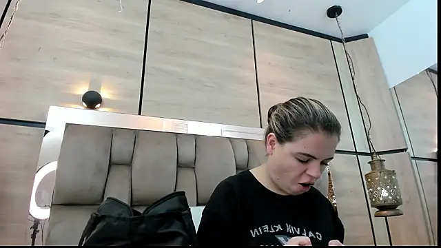 Snapshot of dorothy_vegga chatting on 02.23.26 dorothy vegga online show from 02.23.26