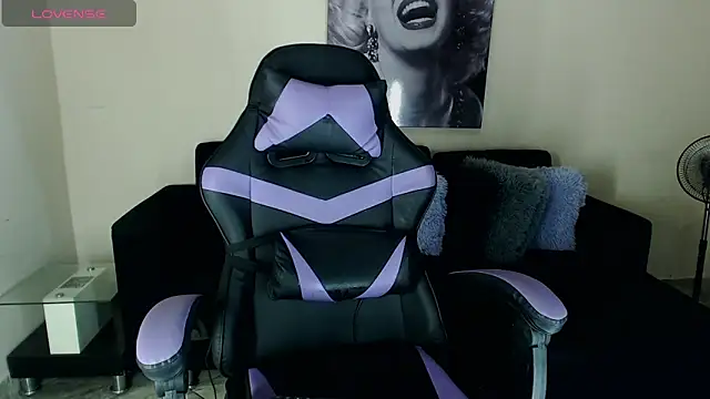 Realbadbxtch online show from 12.10.24