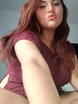 Snapshot of becca_diamond chatting on 02.14.25 becca diamond online show from 02.14.25