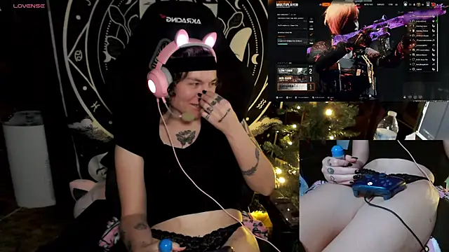 Snapshot of BrandiWRLD_999 chatting on 12.19.24 BrandiWRLD 999 online show from 12.19.24