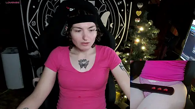 Snapshot of BrandiWRLD_999 chatting on 12.21.24 BrandiWRLD 999 online show from 12.21.24