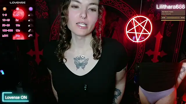 Snapshot of BrandiWRLD_999 chatting on 11.04.25 BrandiWRLD 999 online show from 11.04.25