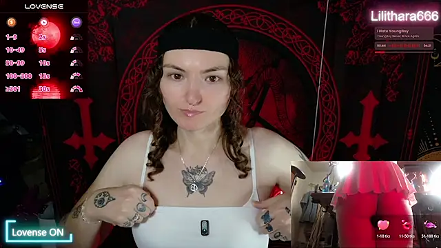 Snapshot of BrandiWRLD_999 chatting on 11.26.25 BrandiWRLD 999 online show from 11.26.25