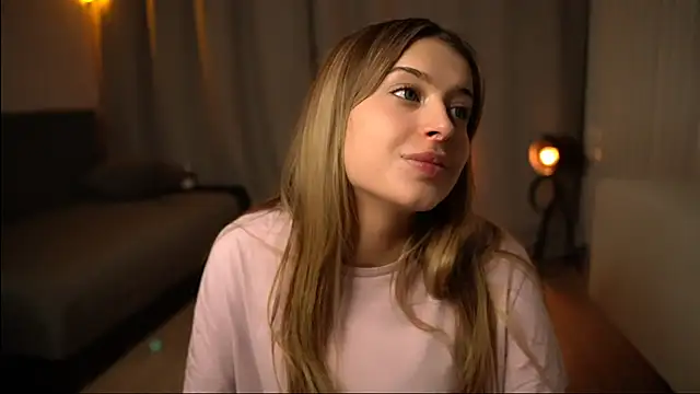 elisa moon online show from 12.21.24