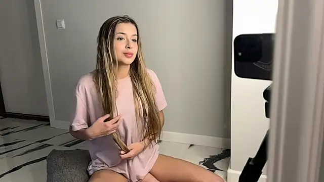 elisa moon online show from 01.11.25