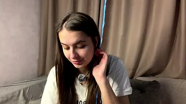 elisa moon online show from 03.24.26