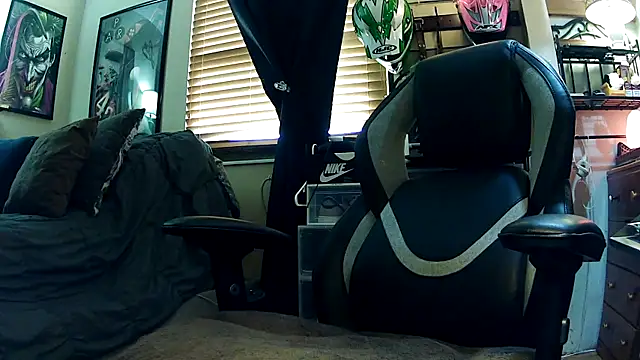 slutty guy12 online show from 03.01.25