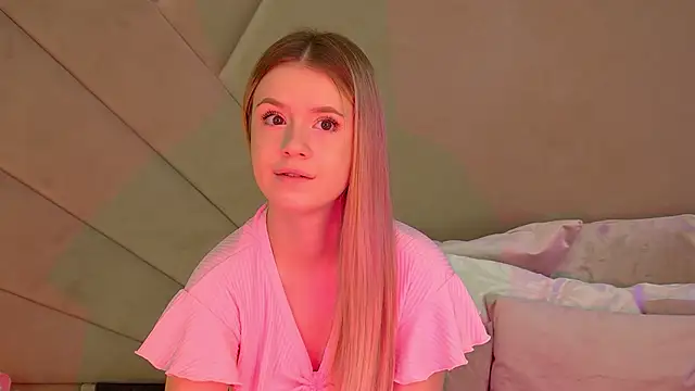 MilanaBalmain online show from 09.22.25