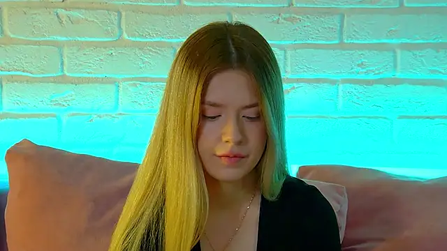 MilanaBalmain online show from 06.08.26