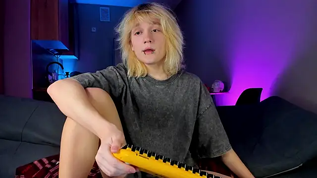 Snapshot of Gregory_Byyrd chatting on 01.05.25 Gregory Byyrd online show from 01.05.25