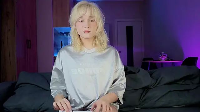 Snapshot of Gregory_Byyrd chatting on 09.18.25 Gregory Byyrd online show from 09.18.25