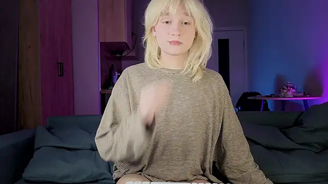 Snapshot of Gregory_Byyrd chatting on 10.01.25 Gregory Byyrd online show from 10.01.25