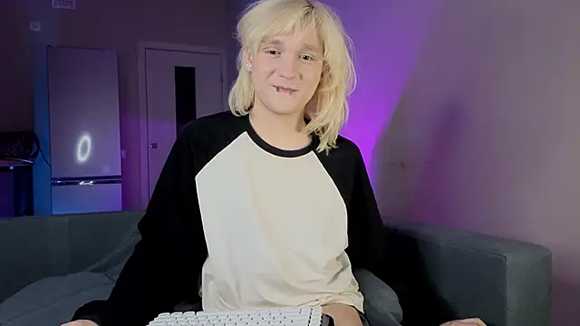 Snapshot of Gregory_Byyrd chatting on 10.11.25 Gregory Byyrd online show from 10.11.25