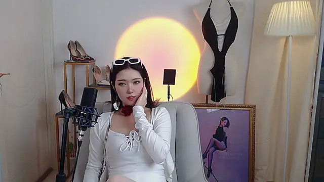 Snapshot of siji_kiki chatting on 12.25.24 siji kiki online show from 12.25.24