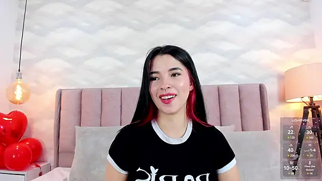 im nika  online show from 02.22.25