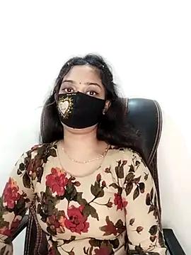 Snapshot of Tapur- chatting on 10.11.25 Tapur- online show from 10.11.25