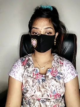 Snapshot of Tapur- chatting on 11.23.25 Tapur- online show from 11.23.25