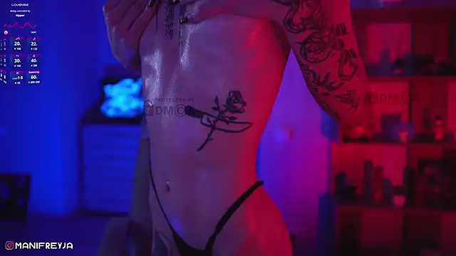 Snapshot of ManiFreyja chatting on 12.18.24 ManiFreyja online show from 12.18.24