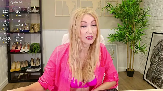 LadyLeea online show from 12.05.25