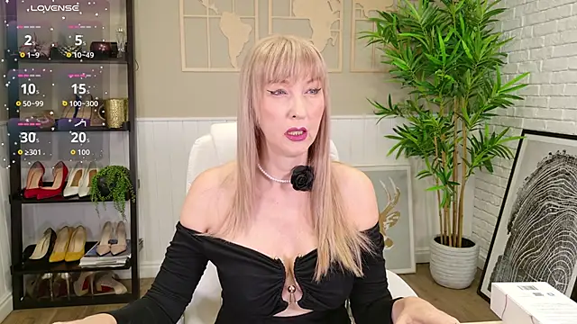 Snapshot of LadyLeea chatting on 02.13.26 LadyLeea online show from 02.13.26