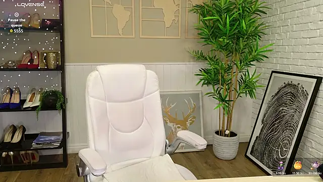 LadyLeea online show from 04.18.26