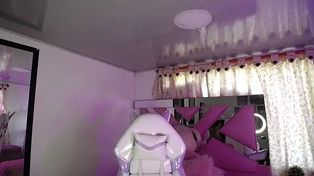 Mia Fischer online show from 02.06.25