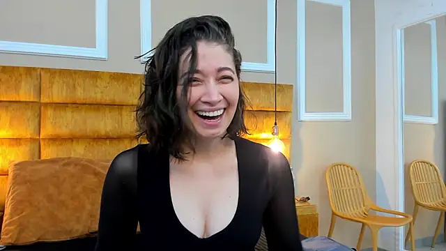 Snapshot of adarussell chatting on 01.18.25 adarussell online show from 01.18.25