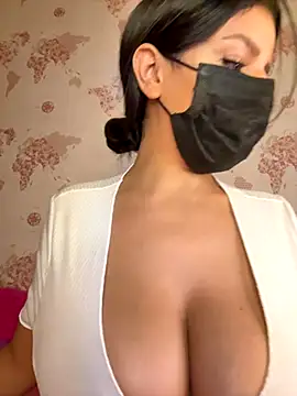 shanelle0 online show from 10.20.25