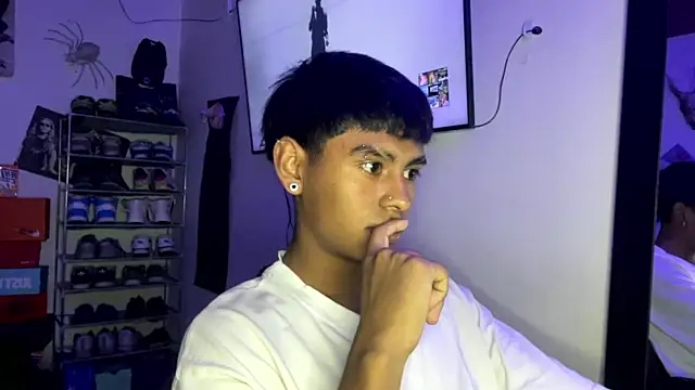 Snapshot of _Billowy_ chatting on 11.08.25 Billowy online show from 11.08.25