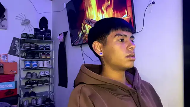 Snapshot of _Billowy_ chatting on 11.24.25 Billowy online show from 11.24.25