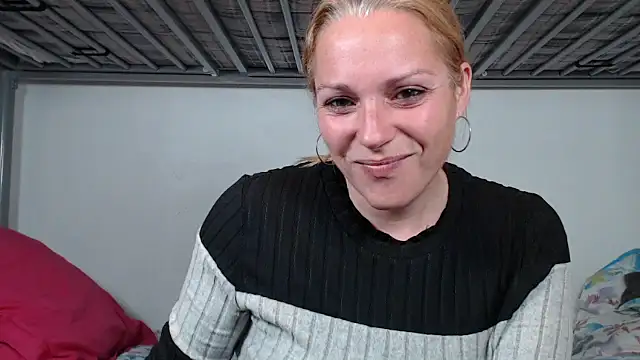 Doucelouve9 online show from 02.04.26