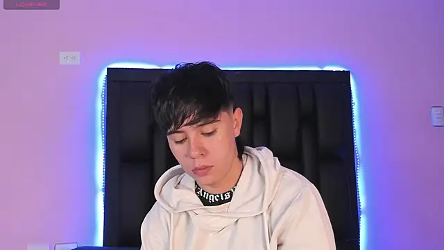 AbbySmiitth  online show from 02.21.25