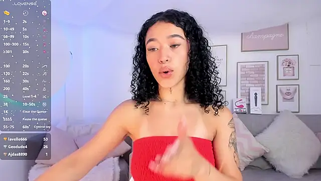 Snapshot of Crystal_Dluna chatting on 01.31.25 Crystal Dluna online show from 01.31.25