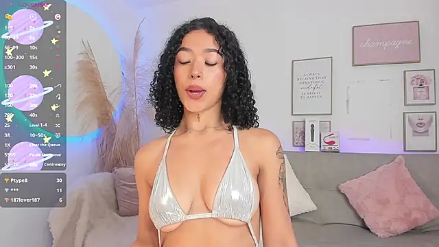 Snapshot of Crystal_Dluna chatting on 03.12.25 Crystal Dluna online show from 03.12.25