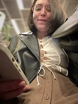 meow girl online show from 01.08.25