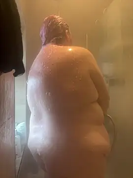 Snapshot of BBW_GoddessK chatting on 01.12.25 BBW GoddessK online show from 01.12.25