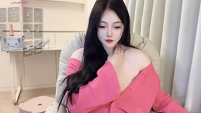 Snapshot of Kulomiyee_koi chatting on 02.22.25 Kulomiyee koi online show from 02.22.25