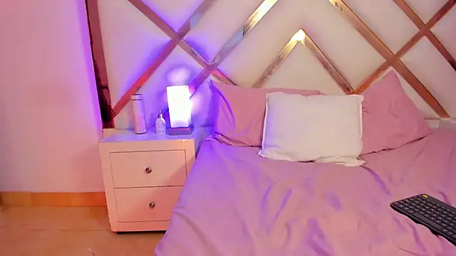 Snapshot of HayamiKioto chatting on 01.31.25 HayamiKioto online show from 01.31.25