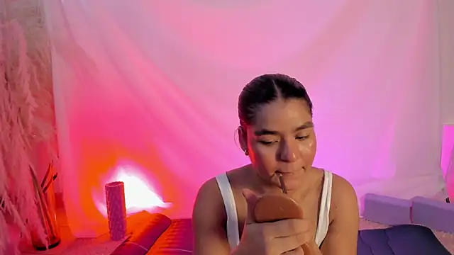 Snapshot of HayamiKioto chatting on 09.16.25 HayamiKioto online show from 09.16.25