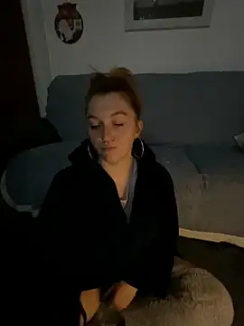 Stoner BarbieXX online show from 12.13.25