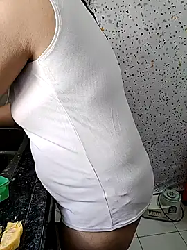 milf-kaira online show from 01.21.25