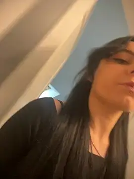 Petite moi online show from 04.02.26