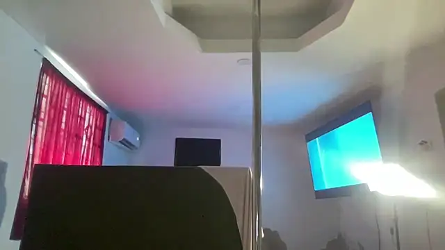 Snapshot of brithneysquirt chatting on 03.02.25 brithneysquirt online show from 03.02.25