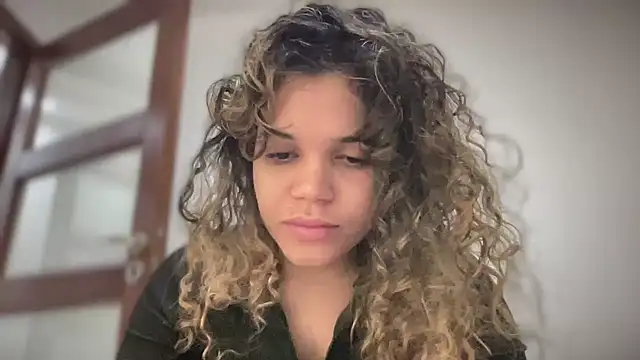 Snapshot of brithneysquirt chatting on 09.25.25 brithneysquirt online show from 09.25.25