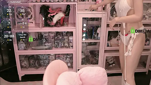 Snapshot of buluuuuuu chatting on 10.29.25 buluuuuuu online show from 10.29.25